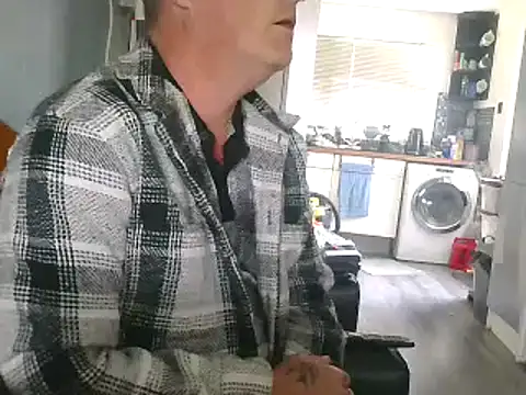 Snapshot of hefin18 chatting on 28, 1, 2025 hefin18 online show from 28, 1, 2025