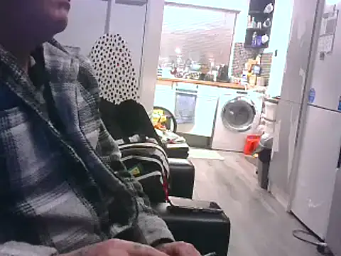 Snapshot of hefin18 chatting on 28, 1, 2025 hefin18 online show from 28, 1, 2025