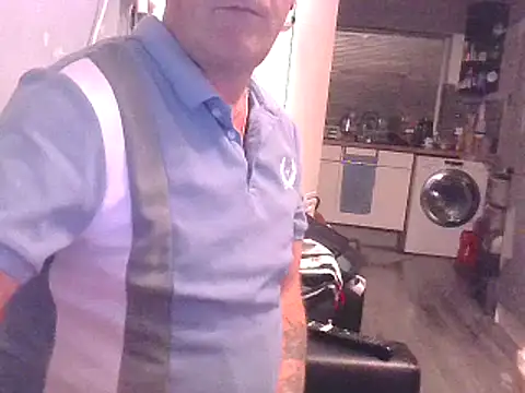 Snapshot of hefin18 chatting on 5, 2, 2025 hefin18 online show from 5, 2, 2025