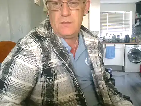 Snapshot of hefin18 chatting on 7, 2, 2025 hefin18 online show from 7, 2, 2025