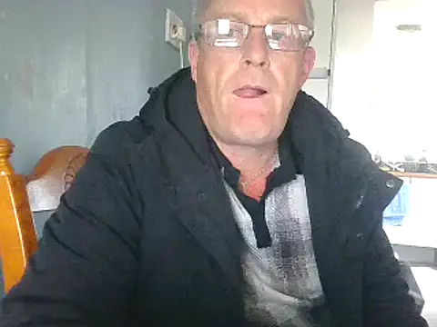 Snapshot of hefin18 chatting on 11, 2, 2025 hefin18 online show from 11, 2, 2025