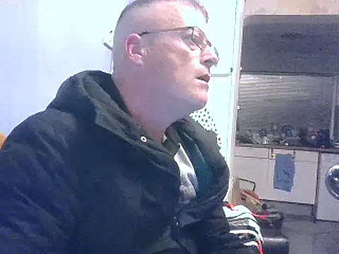 Snapshot of hefin18 chatting on 13, 2, 2025 hefin18 online show from 13, 2, 2025