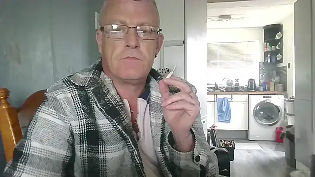 Snapshot of hefin18 chatting on 16, 2, 2025 hefin18 online show from 16, 2, 2025