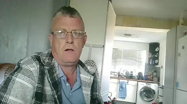 Snapshot of hefin18 chatting on 20, 2, 2025 hefin18 online show from 20, 2, 2025