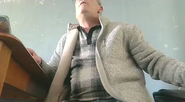 Snapshot of hefin18 chatting on 10, 3, 2025 hefin18 online show from 10, 3, 2025