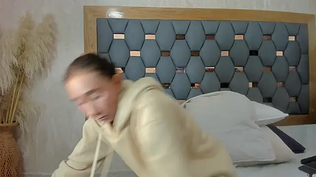 crystal sm online show from 6, 10, 2025