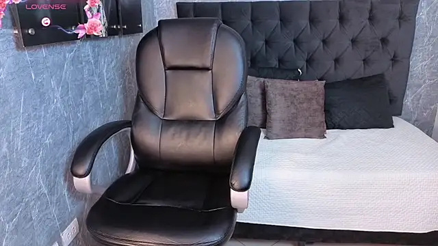 eileen  hills online show from 27, 9, 2025