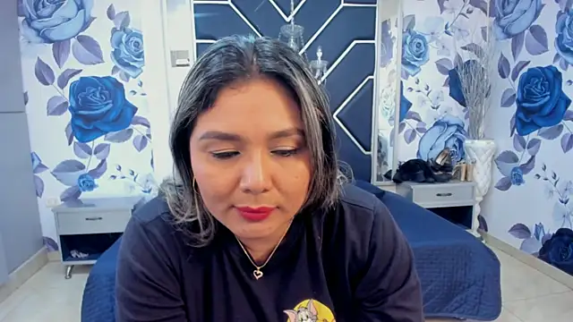 Snapshot of LatinaHoleQueen chatting on 9, 10, 2025 LatinaHoleQueen online show from 9, 10, 2025