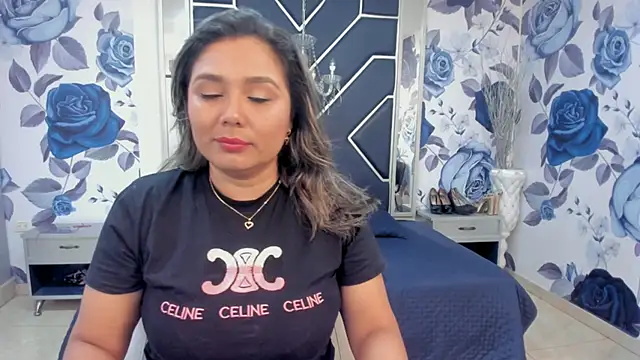 Snapshot of LatinaHoleQueen chatting on 28, 10, 2025 LatinaHoleQueen online show from 28, 10, 2025