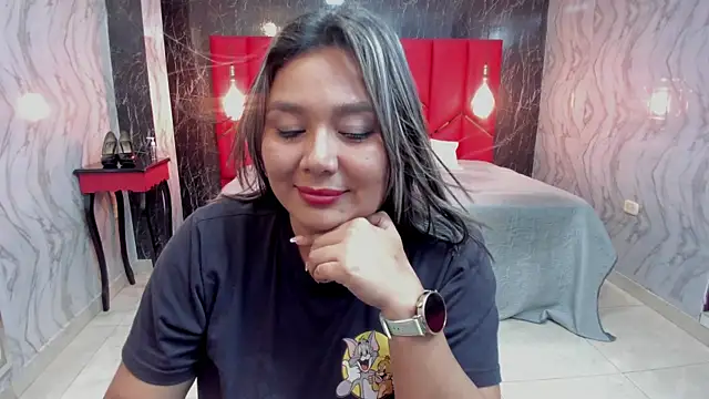 LatinaHoleQueen online show from 7, 4, 2026