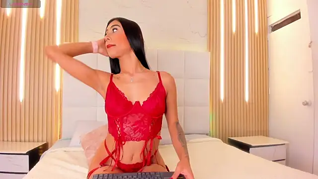 Snapshot of Elody_rousse chatting on 14, 12, 2025 Elody rousse online show from 14, 12, 2025