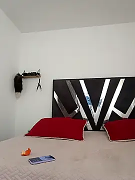 Demy Rhoades online show from 22, 11, 2025