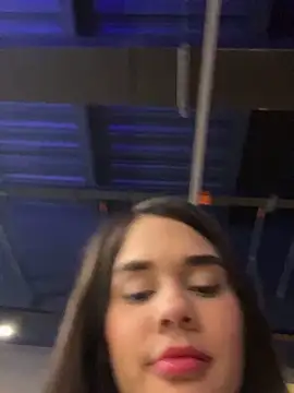 BellaLeclair online show from 17, 12, 2025