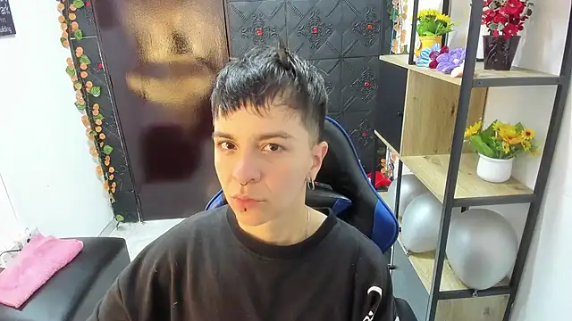 Snapshot of _Hannah_Hot chatting on 12, 4, 2026 Hannah Hot online show from 12, 4, 2026