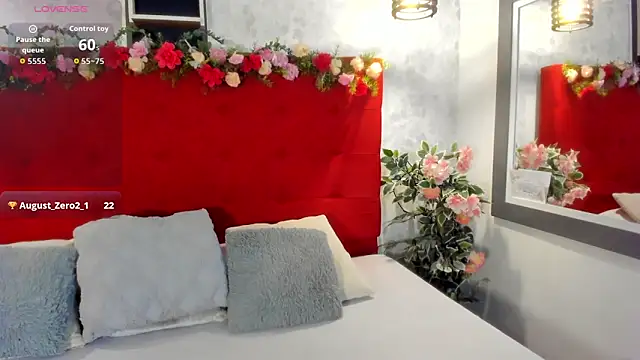 Snapshot of SarahEscobarr chatting on 27, 10, 2025 SarahEscobarr online show from 27, 10, 2025