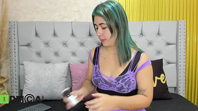 Skarlet 04 online show from 18, 12, 2025