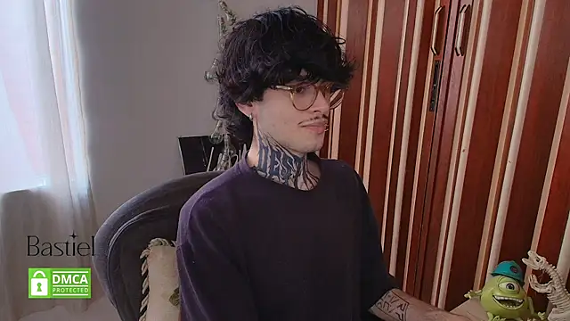 Snapshot of Mihail_leroy chatting on 10, 10, 2025 Mihail leroy online show from 10, 10, 2025