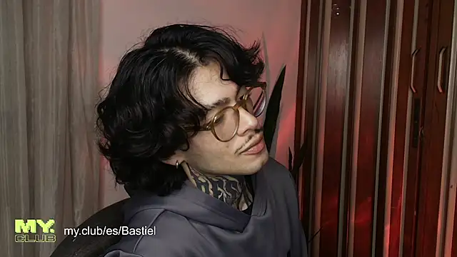 Mihail leroy online show from 18, 4, 2026