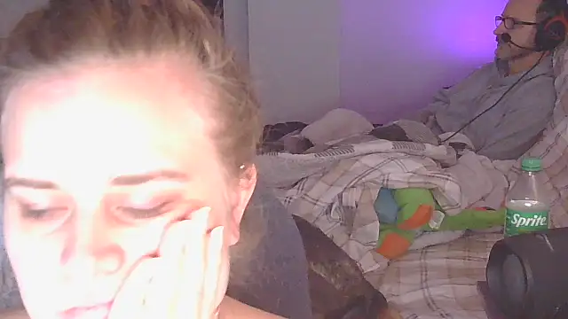 Sexyblonde12344 online show from 4, 12, 2025