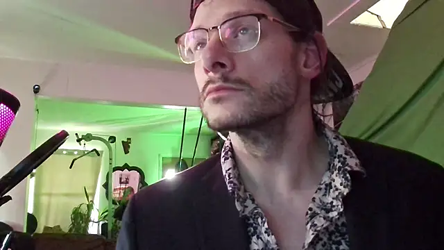 MasterDaddyCool online show from 28, 10, 2025