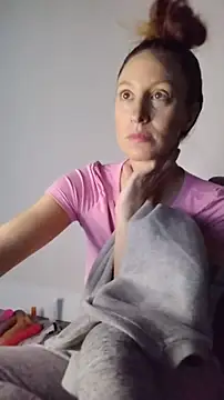 Snapshot of AnneNay chatting on 18, 2, 2026 AnneNay online show from 18, 2, 2026