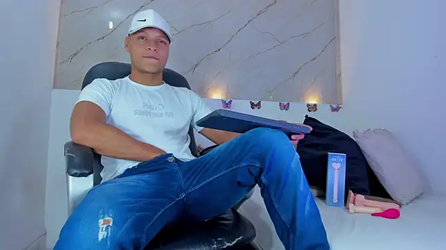 Snapshot of Ricky_Owens1 chatting on 22, 10, 2025 Ricky Owens1 online show from 22, 10, 2025