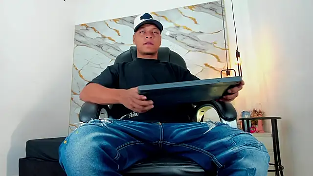 Snapshot of Ricky_Owens1 chatting on 25, 10, 2025 Ricky Owens1 online show from 25, 10, 2025