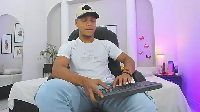 Snapshot of Ricky_Owens1 chatting on 27, 10, 2025 Ricky Owens1 online show from 27, 10, 2025