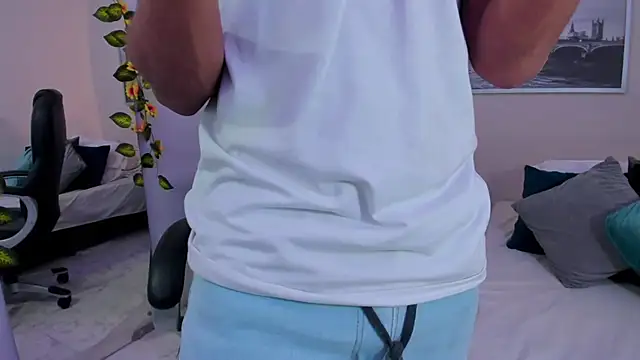 Snapshot of Ricky_Owens1 chatting on 8, 11, 2025 Ricky Owens1 online show from 8, 11, 2025