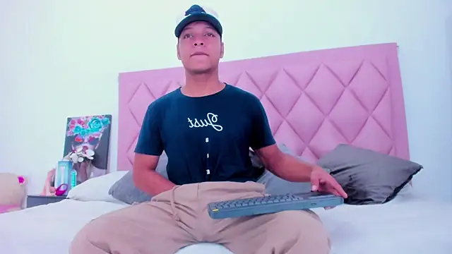 Snapshot of Ricky_Owens1 chatting on 29, 11, 2025 Ricky Owens1 online show from 29, 11, 2025