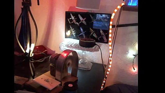 Pussyeat2please online show from 18, 4, 2026