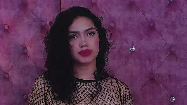 Snapshot of MaddisonBelucci chatting on 19, 9, 2025 MaddisonBelucci online show from 19, 9, 2025