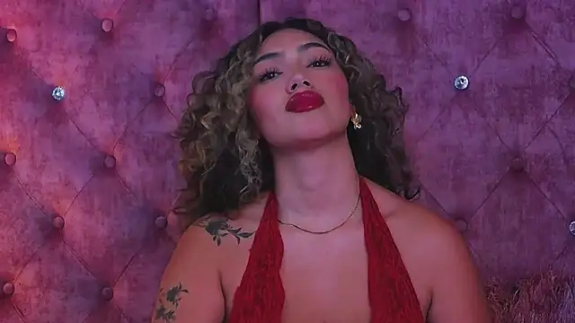 Snapshot of MaddisonBelucci chatting on 24, 10, 2025 MaddisonBelucci online show from 24, 10, 2025