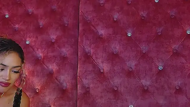 Snapshot of MaddisonBelucci chatting on 20, 11, 2025 MaddisonBelucci online show from 20, 11, 2025