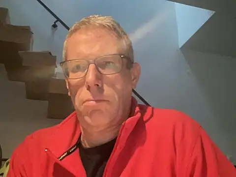 Snapshot of choupipat1 chatting on 18, 10, 2025 choupipat1 online show from 18, 10, 2025