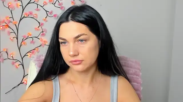 Lune Moon online show from 5, 12, 2025