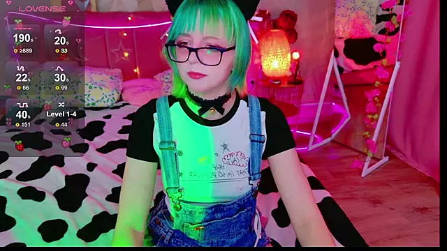 CoralineYoung online show from 12, 4, 2026