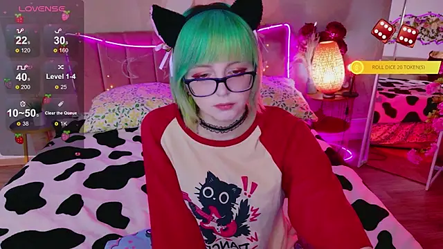 Snapshot of CoralineYoung chatting on 26, 4, 2026 CoralineYoung online show from 26, 4, 2026