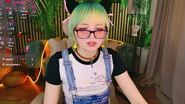 Snapshot of CoralineYoung chatting on 6, 6, 2026 CoralineYoung online show from 6, 6, 2026