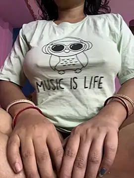 Snapshot of Priyajaanbaby chatting on 4, 12, 2025 Priyajaanbaby online show from 4, 12, 2025