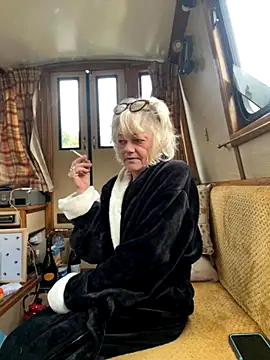 ladyboatlady online show from 5, 10, 2025