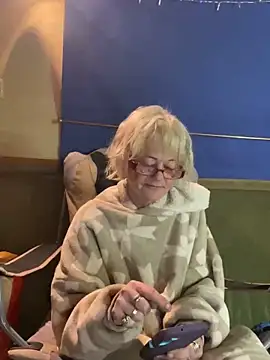 ladyboatlady online show from 4, 2, 2026