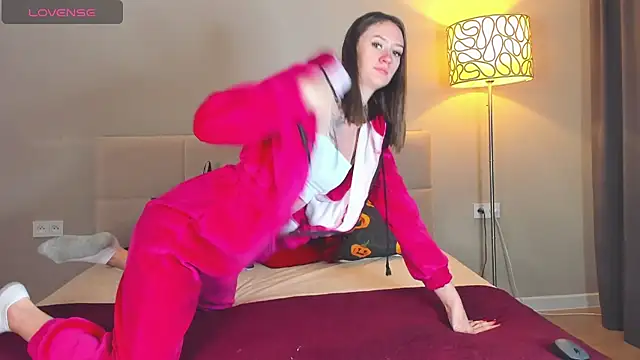 Snapshot of cutienaughtygirl chatting on 12, 11, 2025 cutienaughtygirl online show from 12, 11, 2025