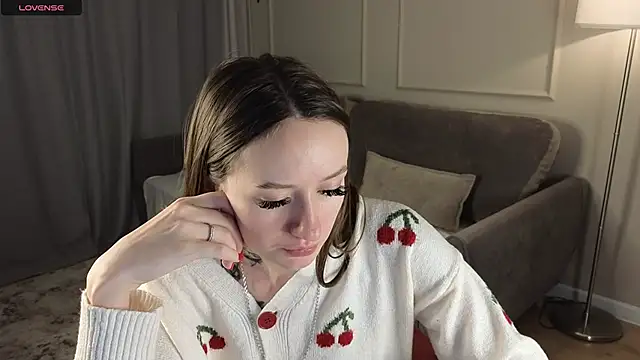 Snapshot of cutienaughtygirl chatting on 24, 11, 2025 cutienaughtygirl online show from 24, 11, 2025