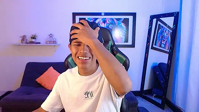 Snapshot of dreyk20 chatting on 22, 10, 2025 dreyk20 online show from 22, 10, 2025