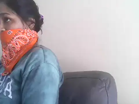 Snapshot of cute_indianxo chatting on 11, 10, 2025 cute indianxo online show from 11, 10, 2025