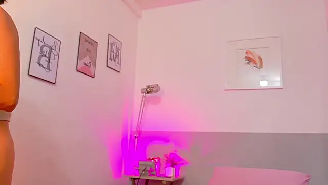 cutepetitee online show from 7, 11, 2025