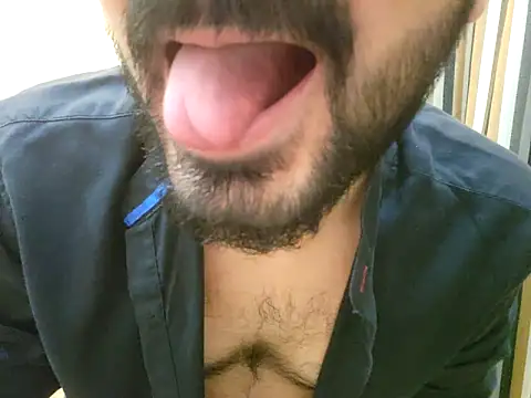 Snapshot of mlove902 chatting on 15, 10, 2025 mlove902 online show from 15, 10, 2025