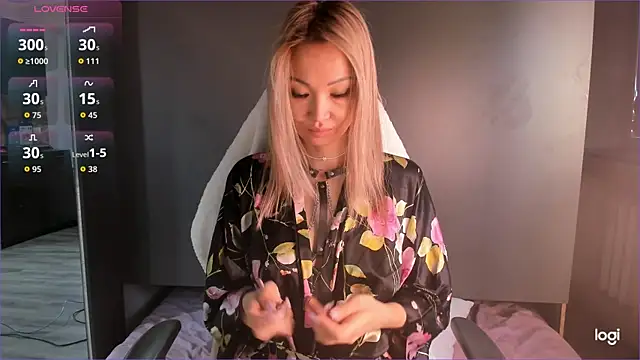 K1ttyC4t  online show from 3, 12, 2025