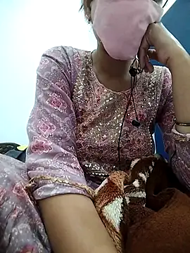 Snapshot of Miss-0012 chatting on 13, 11, 2025 Miss-0012 online show from 13, 11, 2025